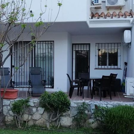 Beautiful Apartment In La Carihuela, Torremolinos Eksteriør billede