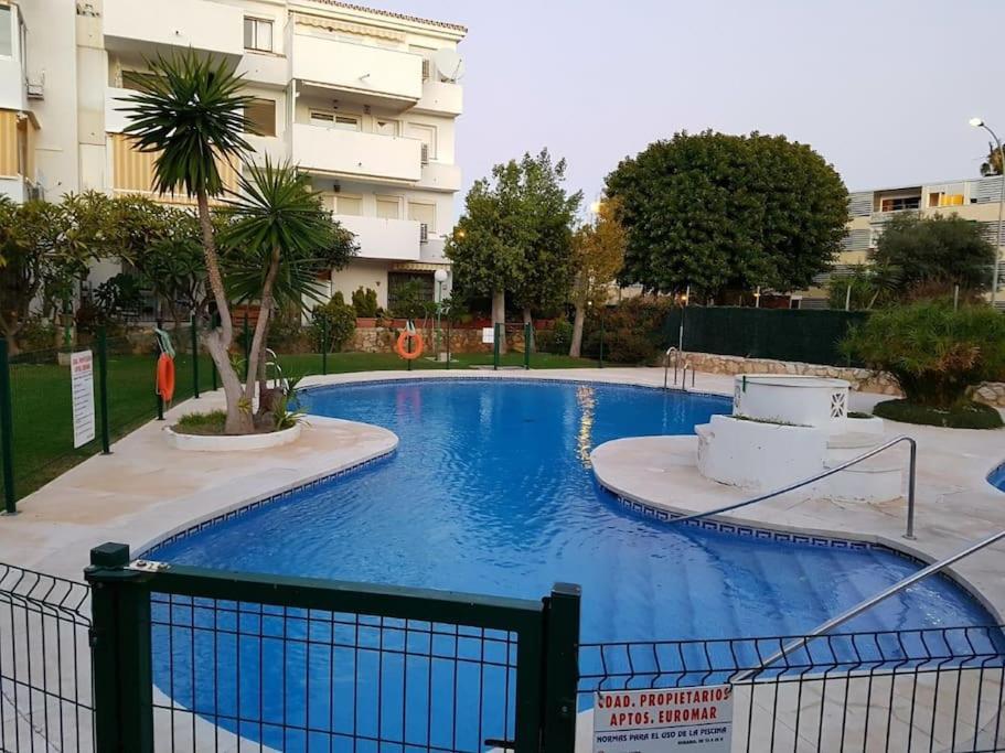 Beautiful Apartment In La Carihuela, Torremolinos Eksteriør billede