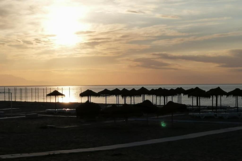 Beautiful Apartment In La Carihuela, Torremolinos Eksteriør billede