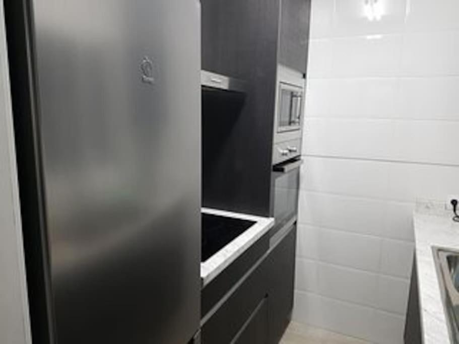Beautiful Apartment In La Carihuela, Torremolinos Eksteriør billede
